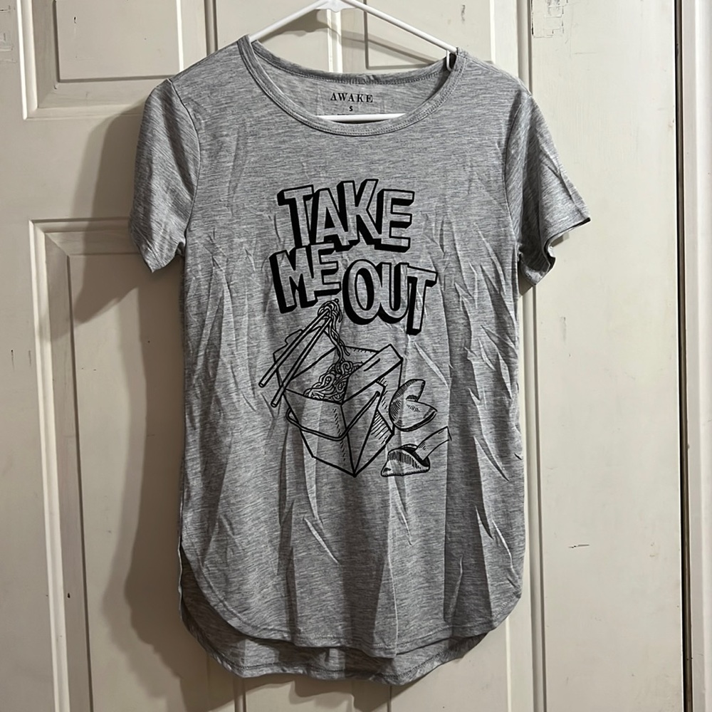 Women’s Graphic Tee size small